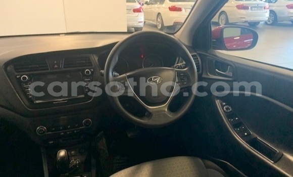 Acheter Occasion Voiture Hyundai i20 Rouge à Maputsoe, Leribe Acheter Occasion Voiture Hyundai i20 Rouge à Maputsoe, Leribe