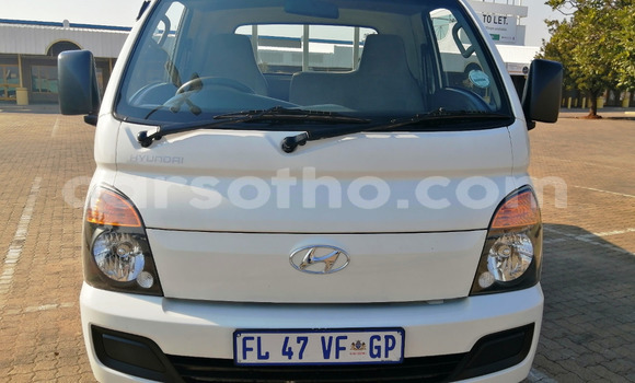 Acheter Occasion Voiture Hyundai H1 Blanc à Butha Buthe, Butha-Buthe Acheter Occasion Voiture Hyundai H1 Blanc à Butha Buthe, Butha-Buthe