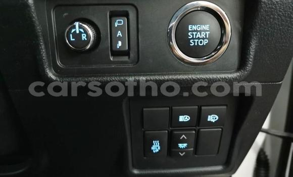 Sayi Na hannu Toyota Land Cruiser Prado White Mota in Import - Dubai a Maseru Sayi Na hannu Toyota Land Cruiser Prado White Mota in Import - Dubai a Maseru
