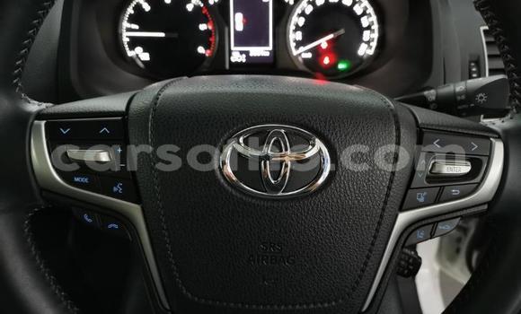 Sayi Na hannu Toyota Land Cruiser Prado White Mota in Import - Dubai a Maseru Sayi Na hannu Toyota Land Cruiser Prado White Mota in Import - Dubai a Maseru