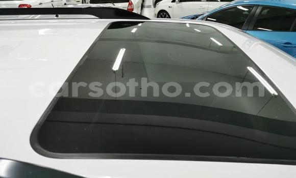 Sayi Na hannu Toyota Land Cruiser Prado White Mota in Import - Dubai a Maseru Sayi Na hannu Toyota Land Cruiser Prado White Mota in Import - Dubai a Maseru