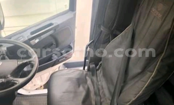 Sayi Na hannu Scania R420 White Babbar mota in Hlotse a Leribe Sayi Na hannu Scania R420 White Babbar mota in Hlotse a Leribe