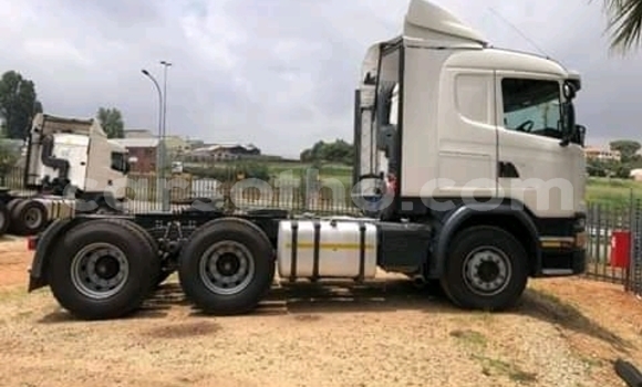 Sayi Na hannu Scania R420 White Babbar mota in Hlotse a Leribe Sayi Na hannu Scania R420 White Babbar mota in Hlotse a Leribe