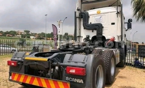 Sayi Na hannu Scania R420 White Babbar mota in Hlotse a Leribe Sayi Na hannu Scania R420 White Babbar mota in Hlotse a Leribe