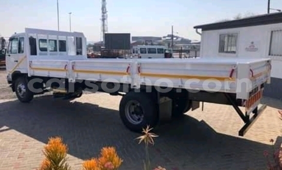 Buy Used Nissan UD White Truck in Hlotse in Leribe Buy Used Nissan UD White Truck in Hlotse in Leribe