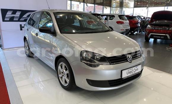 Sayi Na hannu Volkswagen Polo Silver Mota in Import - Dubai a Maseru Sayi Na hannu Volkswagen Polo Silver Mota in Import - Dubai a Maseru