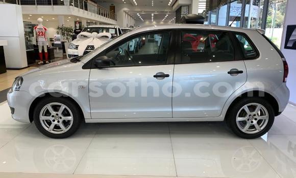 Sayi Na hannu Volkswagen Polo Silver Mota in Import - Dubai a Maseru Sayi Na hannu Volkswagen Polo Silver Mota in Import - Dubai a Maseru