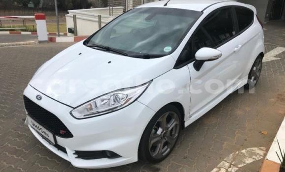 اشتري مستعمل Ford Fiesta White سيارة في Maseru في Maseru اشتري مستعمل Ford Fiesta White سيارة في Maseru في Maseru