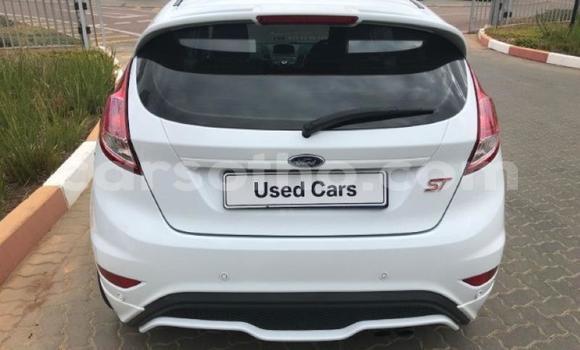 اشتري مستعمل Ford Fiesta White سيارة في Maseru في Maseru اشتري مستعمل Ford Fiesta White سيارة في Maseru في Maseru