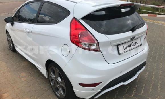 اشتري مستعمل Ford Fiesta White سيارة في Maseru في Maseru اشتري مستعمل Ford Fiesta White سيارة في Maseru في Maseru