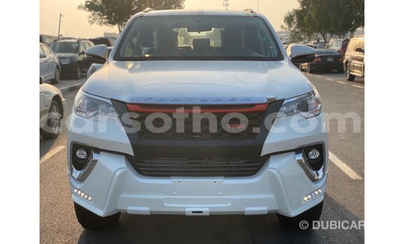 Sayi Imported Toyota Fortuner White Mota in Import - Dubai a Maseru Sayi Imported Toyota Fortuner White Mota in Import - Dubai a Maseru