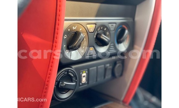 Sayi Imported Toyota Fortuner White Mota in Import - Dubai a Maseru Sayi Imported Toyota Fortuner White Mota in Import - Dubai a Maseru