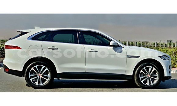Sayi Imported Jaguar F-Pace White Mota in Import - Dubai a Maseru Sayi Imported Jaguar F-Pace White Mota in Import - Dubai a Maseru