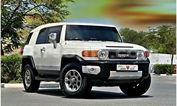 Buy Import Toyota FJ Cruiser White Car in Import - Dubai in Maseru Buy Import Toyota FJ Cruiser White Car in Import - Dubai in Maseru