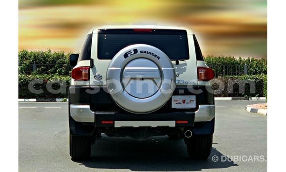 Buy Import Toyota FJ Cruiser White Car in Import - Dubai in Maseru Buy Import Toyota FJ Cruiser White Car in Import - Dubai in Maseru