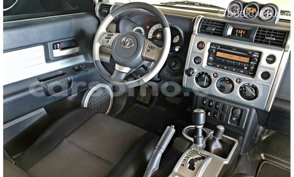 Buy Import Toyota FJ Cruiser White Car in Import - Dubai in Maseru Buy Import Toyota FJ Cruiser White Car in Import - Dubai in Maseru