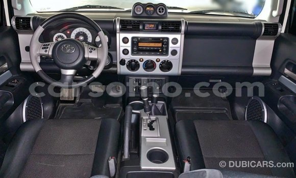 Buy Import Toyota FJ Cruiser White Car in Import - Dubai in Maseru Buy Import Toyota FJ Cruiser White Car in Import - Dubai in Maseru