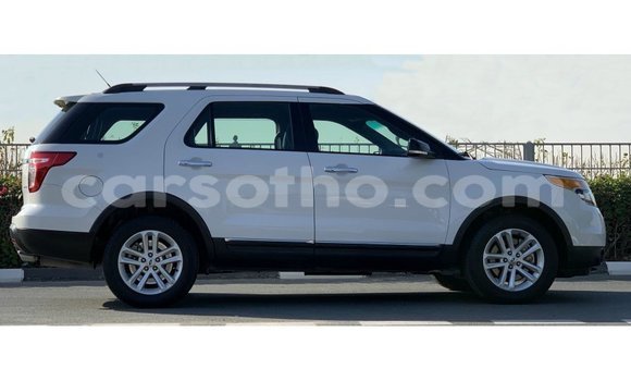 Buy Import Ford Explorer White Car in Import - Dubai in Maseru Buy Import Ford Explorer White Car in Import - Dubai in Maseru