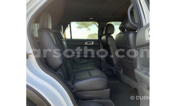 Buy Import Ford Explorer White Car in Import - Dubai in Maseru Buy Import Ford Explorer White Car in Import - Dubai in Maseru