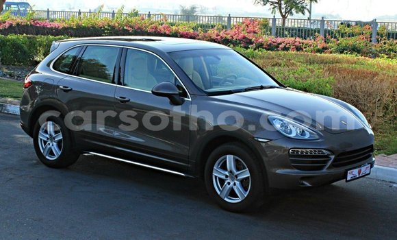 Sayi Imported Porsche Cayenne Brown Mota in Import - Dubai a Maseru