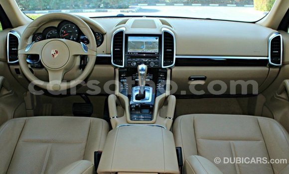 Sayi Imported Porsche Cayenne Brown Mota in Import - Dubai a Maseru Sayi Imported Porsche Cayenne Brown Mota in Import - Dubai a Maseru