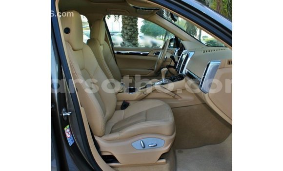 Sayi Imported Porsche Cayenne Brown Mota in Import - Dubai a Maseru Sayi Imported Porsche Cayenne Brown Mota in Import - Dubai a Maseru
