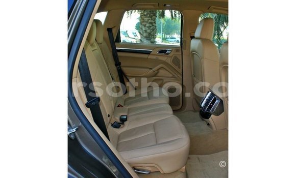 Sayi Imported Porsche Cayenne Brown Mota in Import - Dubai a Maseru Sayi Imported Porsche Cayenne Brown Mota in Import - Dubai a Maseru