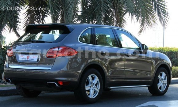 Sayi Imported Porsche Cayenne Brown Mota in Import - Dubai a Maseru Sayi Imported Porsche Cayenne Brown Mota in Import - Dubai a Maseru
