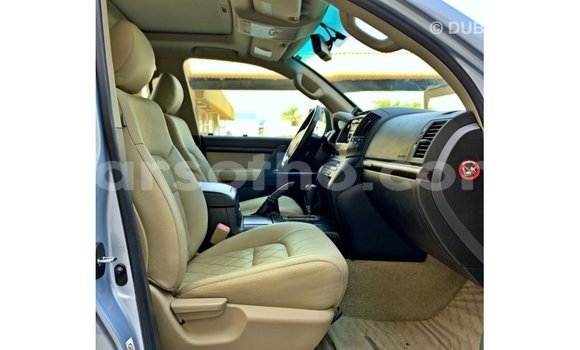 Buy Import Toyota Land Cruiser Blue Car in Import - Dubai in Maseru Buy Import Toyota Land Cruiser Blue Car in Import - Dubai in Maseru