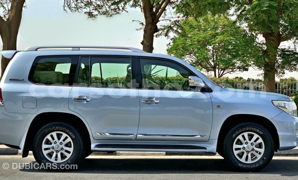 Buy Import Toyota Land Cruiser Blue Car in Import - Dubai in Maseru Buy Import Toyota Land Cruiser Blue Car in Import - Dubai in Maseru