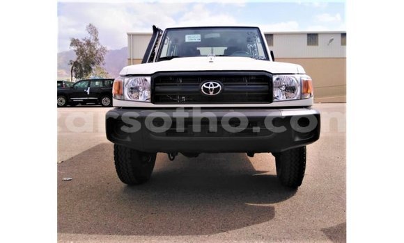 اشتري Imported Toyota Land Cruiser White سيارة في Import - Dubai في Maseru اشتري Imported Toyota Land Cruiser White سيارة في Import - Dubai في Maseru