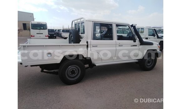 اشتري Imported Toyota Land Cruiser White سيارة في Import - Dubai في Maseru اشتري Imported Toyota Land Cruiser White سيارة في Import - Dubai في Maseru