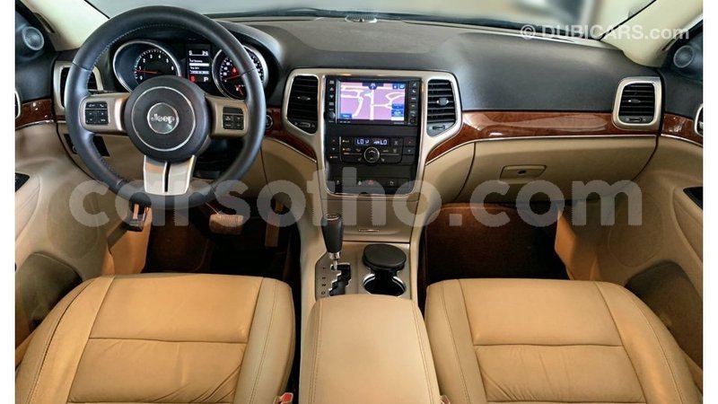 Big with watermark jeep grand cherokee maseru import dubai 18856