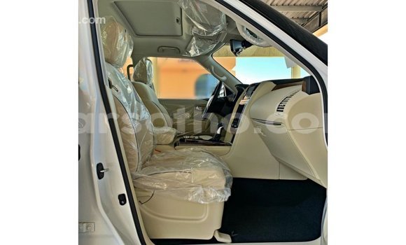 Sayi Imported Nissan Patrol White Mota in Import - Dubai a Maseru Sayi Imported Nissan Patrol White Mota in Import - Dubai a Maseru