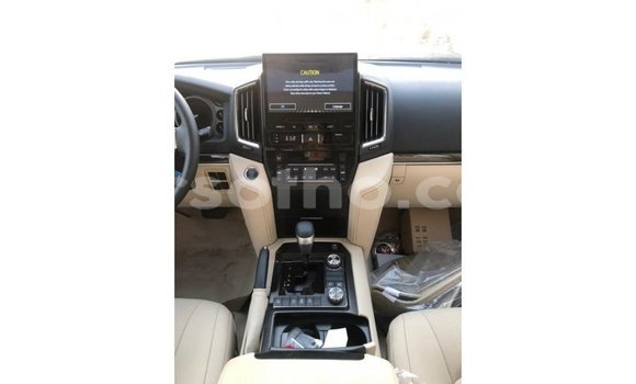 اشتري Imported Toyota Land Cruiser Black سيارة في Import - Dubai في Maseru اشتري Imported Toyota Land Cruiser Black سيارة في Import - Dubai في Maseru