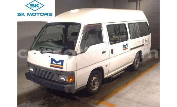 اشتري Imported Nissan Caravan White سيارة في Import - Dubai في Maseru اشتري Imported Nissan Caravan White سيارة في Import - Dubai في Maseru
