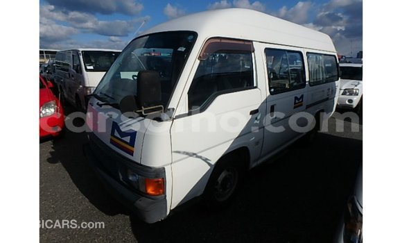 اشتري Imported Nissan Caravan White سيارة في Import - Dubai في Maseru اشتري Imported Nissan Caravan White سيارة في Import - Dubai في Maseru