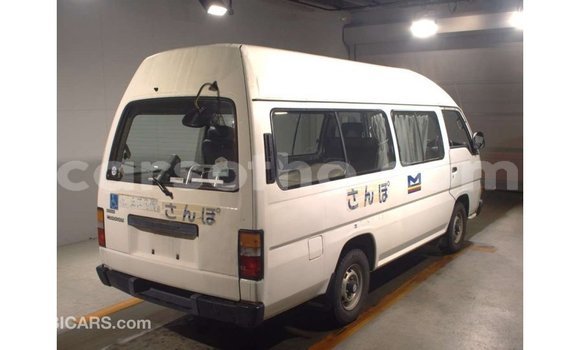 اشتري Imported Nissan Caravan White سيارة في Import - Dubai في Maseru اشتري Imported Nissan Caravan White سيارة في Import - Dubai في Maseru