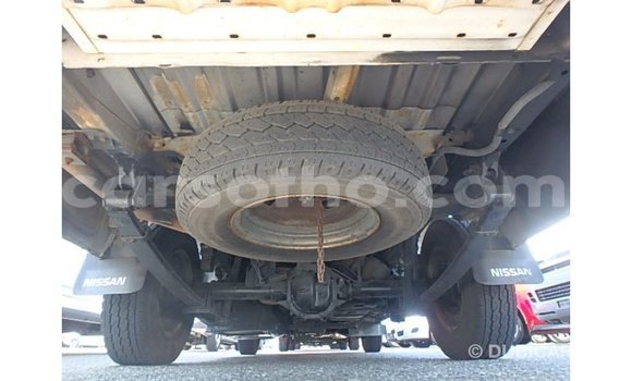 اشتري Imported Nissan Caravan White سيارة في Import - Dubai في Maseru اشتري Imported Nissan Caravan White سيارة في Import - Dubai في Maseru