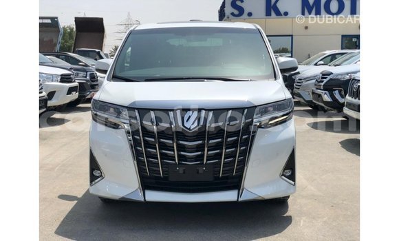 Sayi Imported Toyota Alphard White Mota in Import - Dubai a Maseru Sayi Imported Toyota Alphard White Mota in Import - Dubai a Maseru