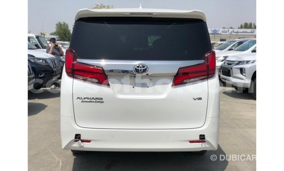 Sayi Imported Toyota Alphard White Mota in Import - Dubai a Maseru Sayi Imported Toyota Alphard White Mota in Import - Dubai a Maseru