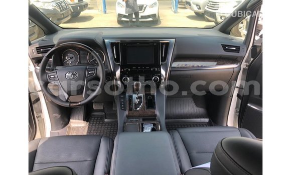 Sayi Imported Toyota Alphard White Mota in Import - Dubai a Maseru Sayi Imported Toyota Alphard White Mota in Import - Dubai a Maseru