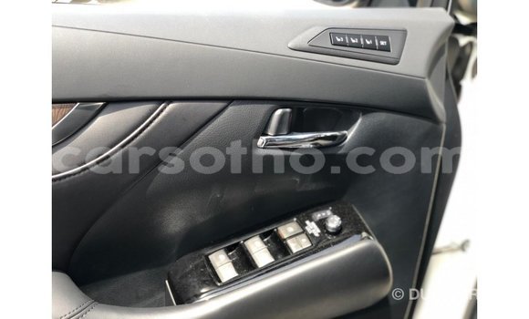 Sayi Imported Toyota Alphard White Mota in Import - Dubai a Maseru Sayi Imported Toyota Alphard White Mota in Import - Dubai a Maseru