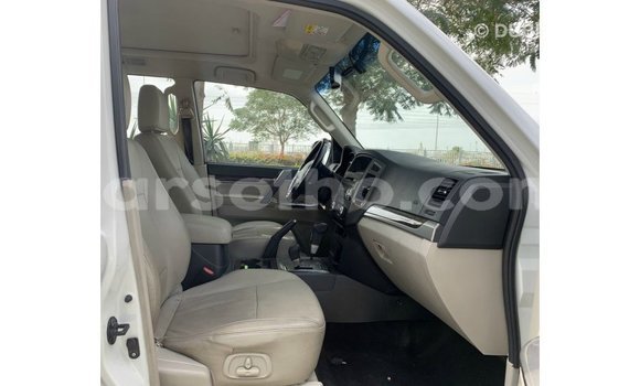 Buy Import Mitsubishi Pajero White Car in Import - Dubai in Maseru Buy Import Mitsubishi Pajero White Car in Import - Dubai in Maseru