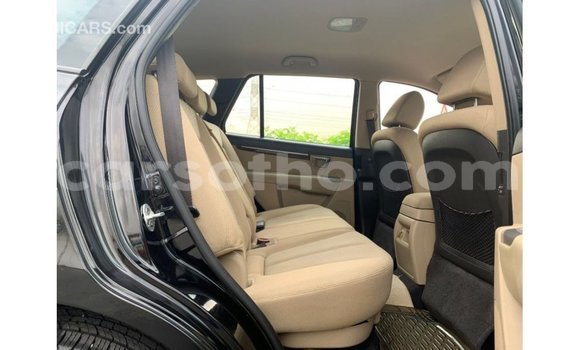 Buy Import Hyundai Santa Fe Black Car in Import - Dubai in Maseru Buy Import Hyundai Santa Fe Black Car in Import - Dubai in Maseru