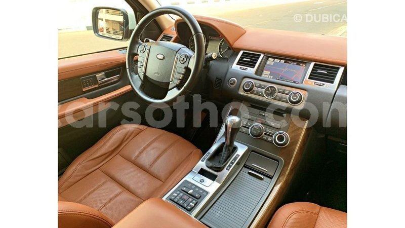 Big with watermark land rover range rover maseru import dubai 18910