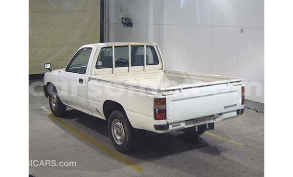 Acheter Import Voiture Toyota Hilux Blanc à Import - Dubai, Maseru Acheter Import Voiture Toyota Hilux Blanc à Import - Dubai, Maseru
