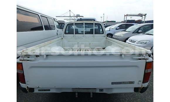 Acheter Import Voiture Toyota Hilux Blanc à Import - Dubai, Maseru Acheter Import Voiture Toyota Hilux Blanc à Import - Dubai, Maseru