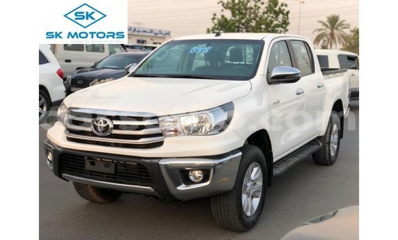 Sayi Imported Toyota Hilux White Mota in Import - Dubai a Maseru Sayi Imported Toyota Hilux White Mota in Import - Dubai a Maseru