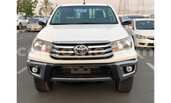 Sayi Imported Toyota Hilux White Mota in Import - Dubai a Maseru Sayi Imported Toyota Hilux White Mota in Import - Dubai a Maseru